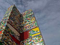 Israel Siap Pecahkan Rekor Menara Lego Tertinggi di Dunia