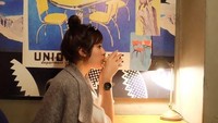 Saat ke Seoul, Raisa juga tak meninggalkan kopi. Istri Hamish Daud ini menikmati kopi di Lay Bricks Coffee Roasters. Foto: Instagram raisa6690