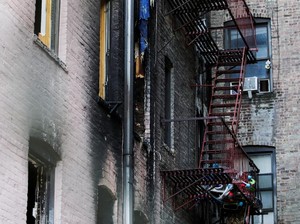 Kebakaran di Apartemen New York Dipicu Balita yang Main Kompor