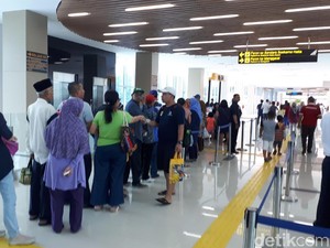 Tiket Kereta Bandara Ludes, Begini Suasana di Stasiun Sudirman Baru