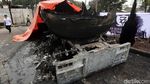 Ini Bangkai Truk Tangki yang Hangus di SPBU Jagakarsa