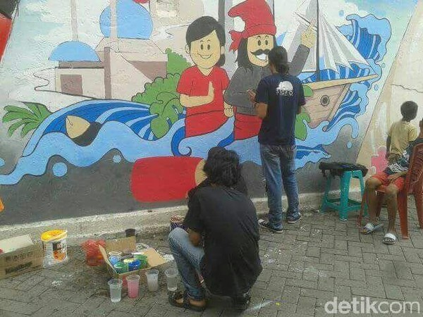 Usulan itu kemudian ditampung dan dikembangkan dengan melihat keberhasilan Kota Makassar menata lorong yang mampu memberikan nilai positif, dan meningkatkan keterlibatan masyarakat dalam menata lingkungan, ungkapnya. (Ibnu Munsir/detikTravel) Usulan itu kemudian ditampung dan dikembangkan dengan melihat keberhasilan Kota Makassar menata lorong yang mampu memberikan nilai positif, dan meningkatkan keterlibatan masyarakat dalam menata lingkungan, ungkapnya. (Ibnu Munsir/detikTravel)