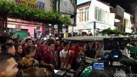 Malam Mingguan di Malioboro, Jokowi Beli Kaus dan Sandal