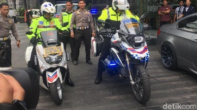 Bruuum! Kakorlantas Konvoi Naik Moge Cek Jalur Bandung-Puncak
