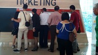 Apalagi, kata Heru, pembelian tiket yang bisa diakses secara elektronik juga membuat masyarakat tidak perlu mendatangi stasiun untuk membeli tiket.