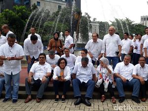 Di Sela Rapim, Sri Mulyani Ajak Pejabat Kemenkeu Berfoto di Taman