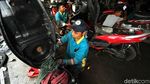Jelang Liburan Malam Tahun Baru, Bengkel Motor Laris Manis