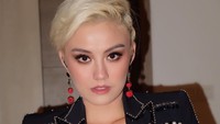 Padahal keduanya saling mendukung dan mengatakan bahwa mereka berteman. (Dok. Instagram)