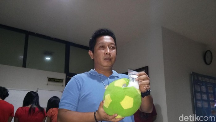 Sembunyikan Sabu di Bola, 4 Pengedar Dibekuk Polisi di Makassar