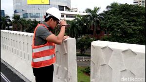 Foto: Ekspresi Sandi Lihat Proyek Flyover Pancoran yang Molor