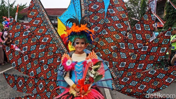 Cantik dan Manis Peserta Pawai Budaya Purbalingga