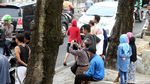 Cekrek! Ketika Truk Tangki yang Terbakar Jadi Tontonan