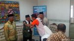 Gaya Sandi Berbaju Basket Saat Bertemu Ulama dan Habib