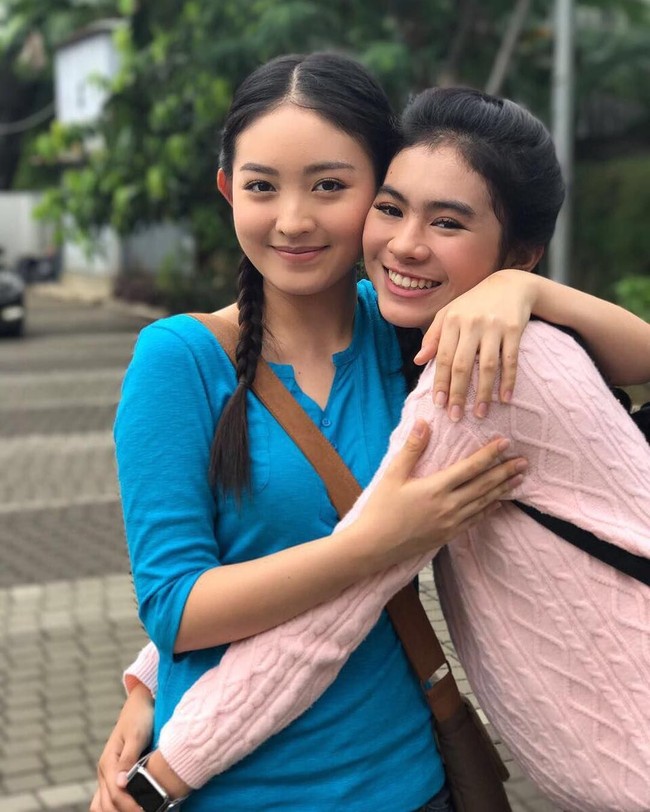 Paras cantik naturalnya itulah yang membuat Wilona menjadi pemeran utama di sinetron Siapa Takut Jatuh Cinta. Lihat deh penampilannya memang mirip dengan Shan Cai di drama Meteor Garden ya! Foto: dok. Instagram (Natasha Wilona)