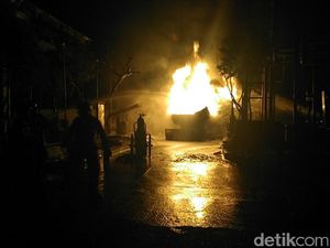 Kebakaran SPBU Jagakarsa, Polisi: Sempat Ada Ledakan dari Truk Tangki
