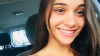 Ia senang mengabadikan momen di instagram. Cantik ya? (instagram Aurora Ribero)