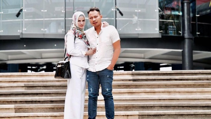 Vicky Prasetyo Nikahi Angel Lelga Terkait Kontrak Pekerjaan?