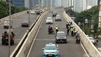 Untuk keselamatan, diharapkan pemotor tidak melewati JLNT. Untuk menghindari hal-hal yang tidak diharapkan, ujar Halim.  Foto: Rengga Sancaya