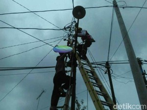 Perbaiki Lampu Penerangan Jalan, Warga Kudus Tewas Tersengat Listrik