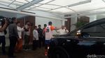 Gaya Sandi Berbaju Basket Saat Bertemu Ulama dan Habib