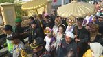 Foto: Gadis-gadis Cantik Bermahkota Bunga dari Indramayu