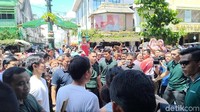 Banyak warga yang mengabadikan momen Jokowi tersebut (Foto: Danu Damarjati/detikcom)