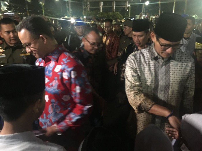 Anies-Sandi Beri Santunan Anak Yatim Rp 500 Ribu di Lokasi CFN