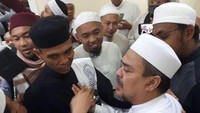 Ini sebenarnya merupakan kali pertama Ustaz Somad bertemu dengan Habib Rizieq (Foto: Dok. Istimewa)