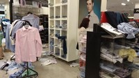 Di hari terakhir manajemen gerai Debenhams di sini menawarkan produk-produk ternama dengan harga miring.