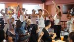 Kafe Nyeleneh di Jepang: Pelayan Ninja Seksi Sampai Cowok Berotot