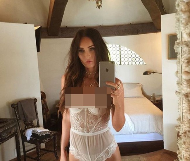 Megan Fox tampil dalam balutan lingerie.  Foto: dok. Instagram