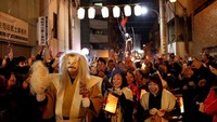 Ada pula warga yang berdandan jadi rubah saat parade tahun baru di Tokyo (Foto: REUTERS/Kim Kyung-Hoon)