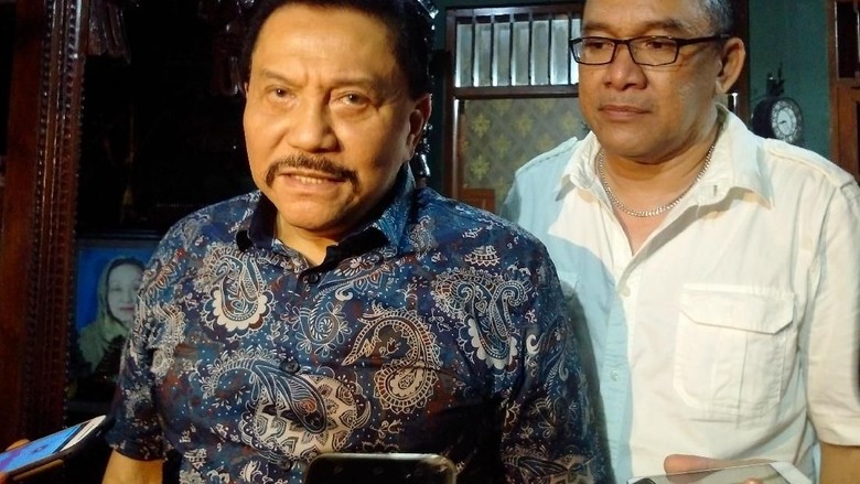 Foto: AM Hendropriyono seusai acara konsolidasi internal Partai Keadilan dan Persatuan Indonesia (Foto: Ristu Hanafi/detikcom) Foto: AM Hendropriyono seusai acara konsolidasi internal Partai Keadilan dan Persatuan Indonesia (Foto: Ristu Hanafi/detikcom)