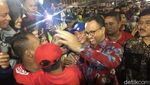 Di Malam Pergantian Tahun, Anies Adu Pantun hingga Pukul Beduk