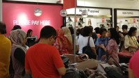 PT Mitra Adiperkasa Tbk (MAPI) memutuskan untuk menutup gerai terakhir Debenhams di Senayan City setelah 31 Desember 2017. Debenhams tidak ada lagi di Indonesia mulai 1 Januari 2018.
