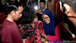 Gaya Santai Jokowi di Malioboro: Beli Sandal dan Naik Andong