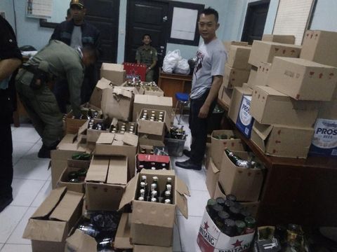 1.637 Botol Miras untuk Tahun Baru di Garut Disita Petugas