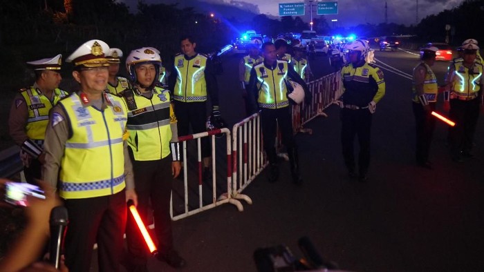 Tutup Jalur Puncak di Tol Ciawi, Kakorlantas: Sudah Sepi Ya