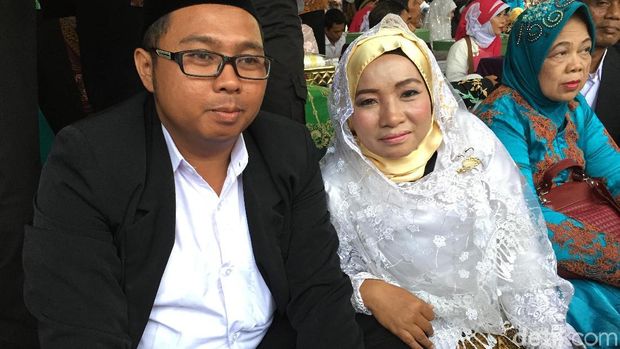 Peserta nikah massal / 