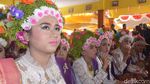 Foto: Gadis-gadis Cantik Bermahkota Bunga dari Indramayu