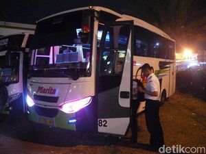Kecewa Bus Gratis Tak Kunjung Berangkat, Warga Naik Ojek ke Puncak