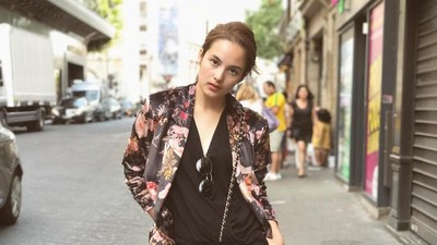 Foto: Adu Gaya 3 Artis Indonesia yang Masuk Daftar Wanita Tercantik di 2017