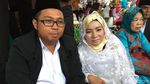 Foto: Gaya Pengantin di Nikah Massal, Pakai Sunting hingga Paes