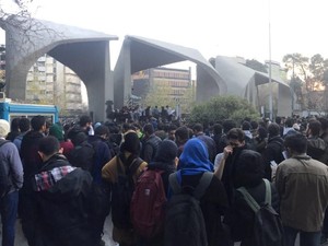 Pemerintah Iran Blokir Akes Internet dan Medsos