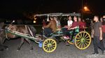 Gaya Santai Jokowi di Malioboro: Beli Sandal dan Naik Andong