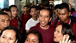 Gaya Santai Jokowi di Malioboro: Beli Sandal dan Naik Andong