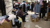 Di hari terakhir ini, Debenhams mendiskon semu produk yang dijualnya. Diskon berlaku untuk pakaian, tas, sepatu, perlengkapan rumah tangga, dan lain sebagainya.
