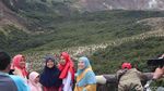 Foto: Penampakan Sungai Berwarna Kuning di Garut