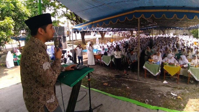 Emil Sisir Surabaya, Hadiri Hari Ibu yang Digelar Muslimat NU