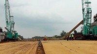 Sekedar informasi Tol Pemalang-Batang dikerjakan oleh konsorsium PT Waskita Karya Tbk dan PT Sumber Mitra Jaya. Ditargetkan Tol Pemalang-Batang dengan nilai investasi sekitar Rp 6 triliun tersebut dapat rampung dan beroperasi pada akhir 2018